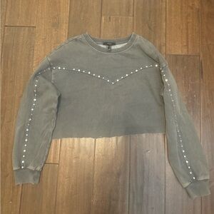 cropped studded crewneck
